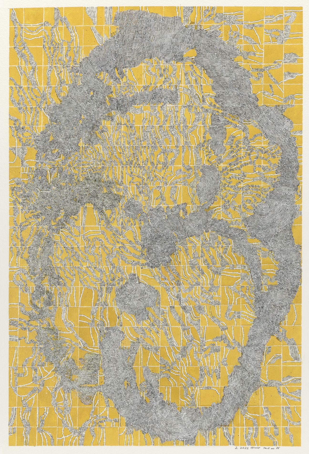 Abstrakte hochformatige Zeichnung mit gelbem Hintergrund und vielen, filigranen Linien